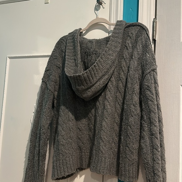Hooded sweater from american eagle. grey, size medium - Picture 2 of 3